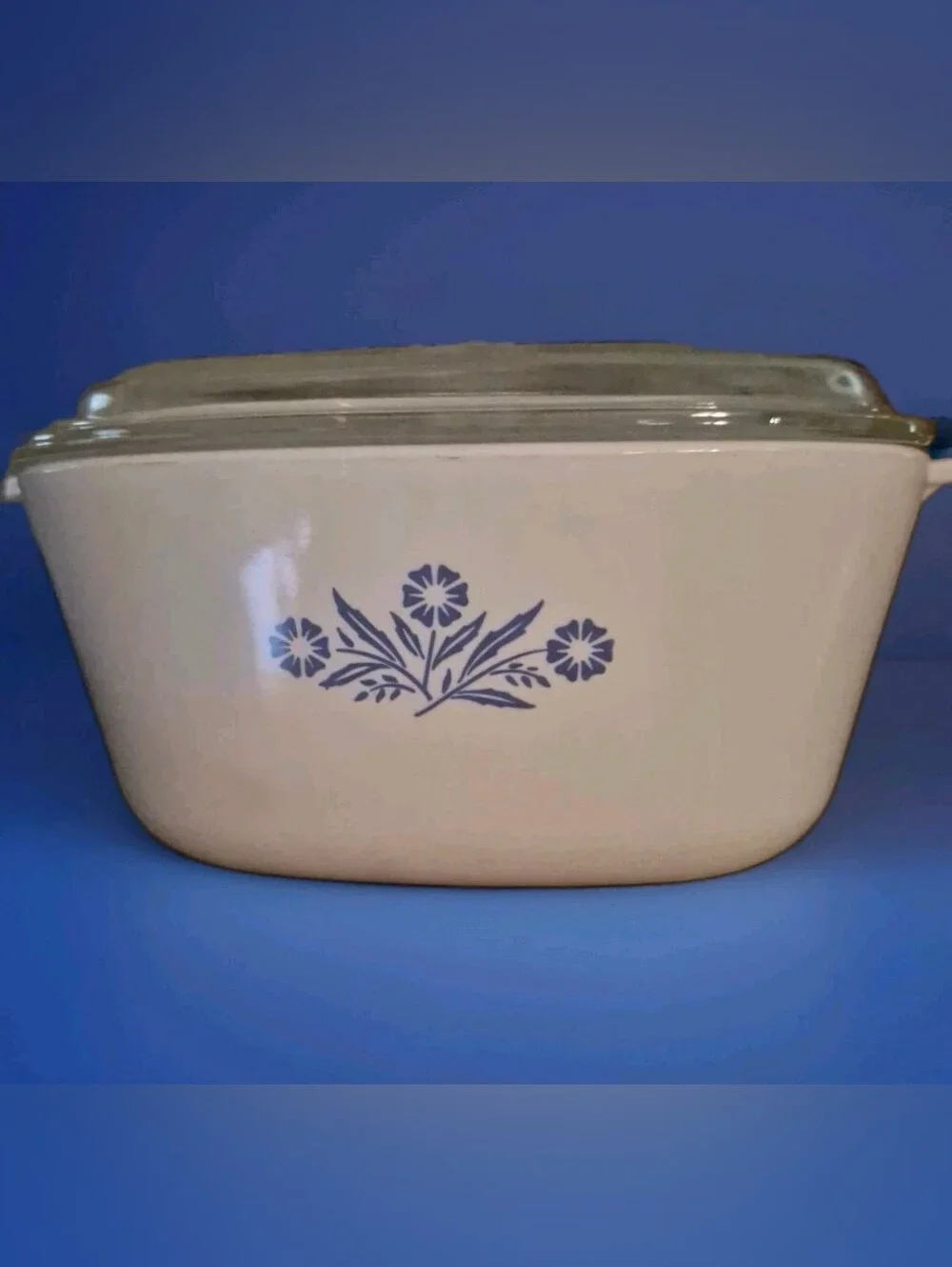 Corning Ware  P-2 1/2-B  BLUE CORNFLOWER P- 2 1/2 Quart Clean with Lid USA